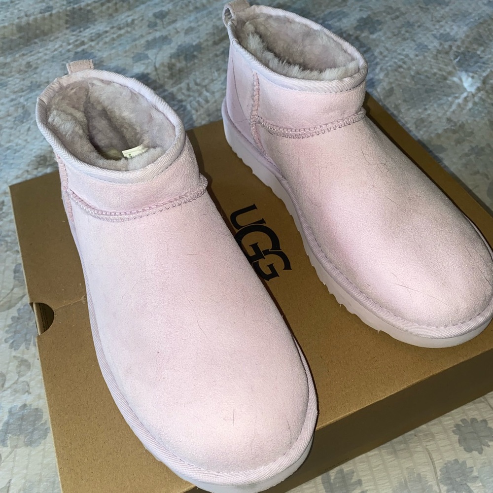 UGG Minis in Lavender